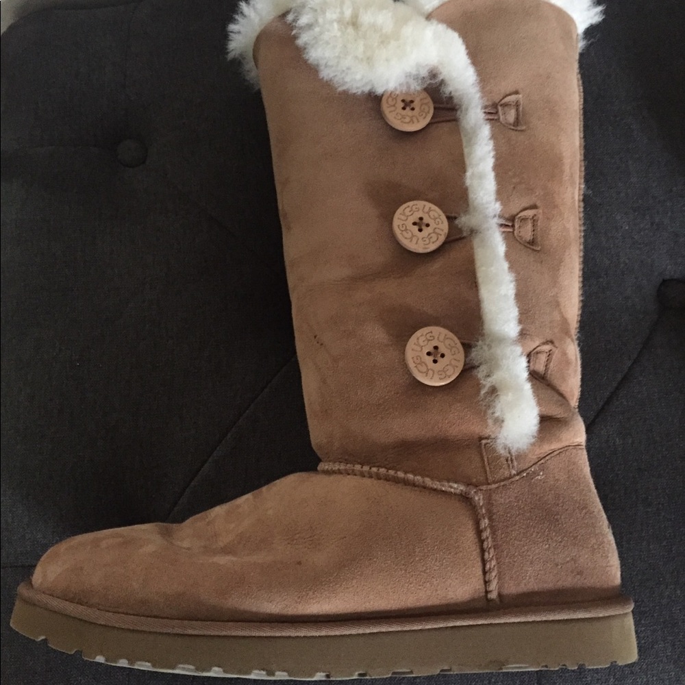 Ugg Bailey Triple Button